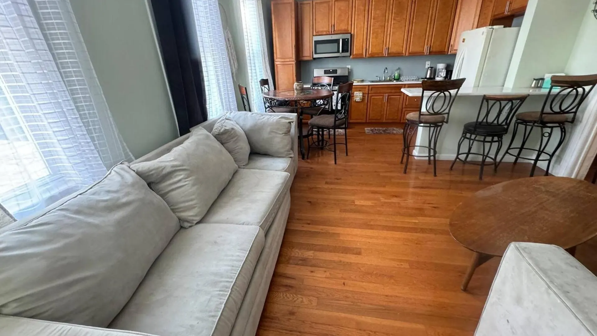Huge 3 Bedrooms Apt 15 Minutes To Ny City West New York