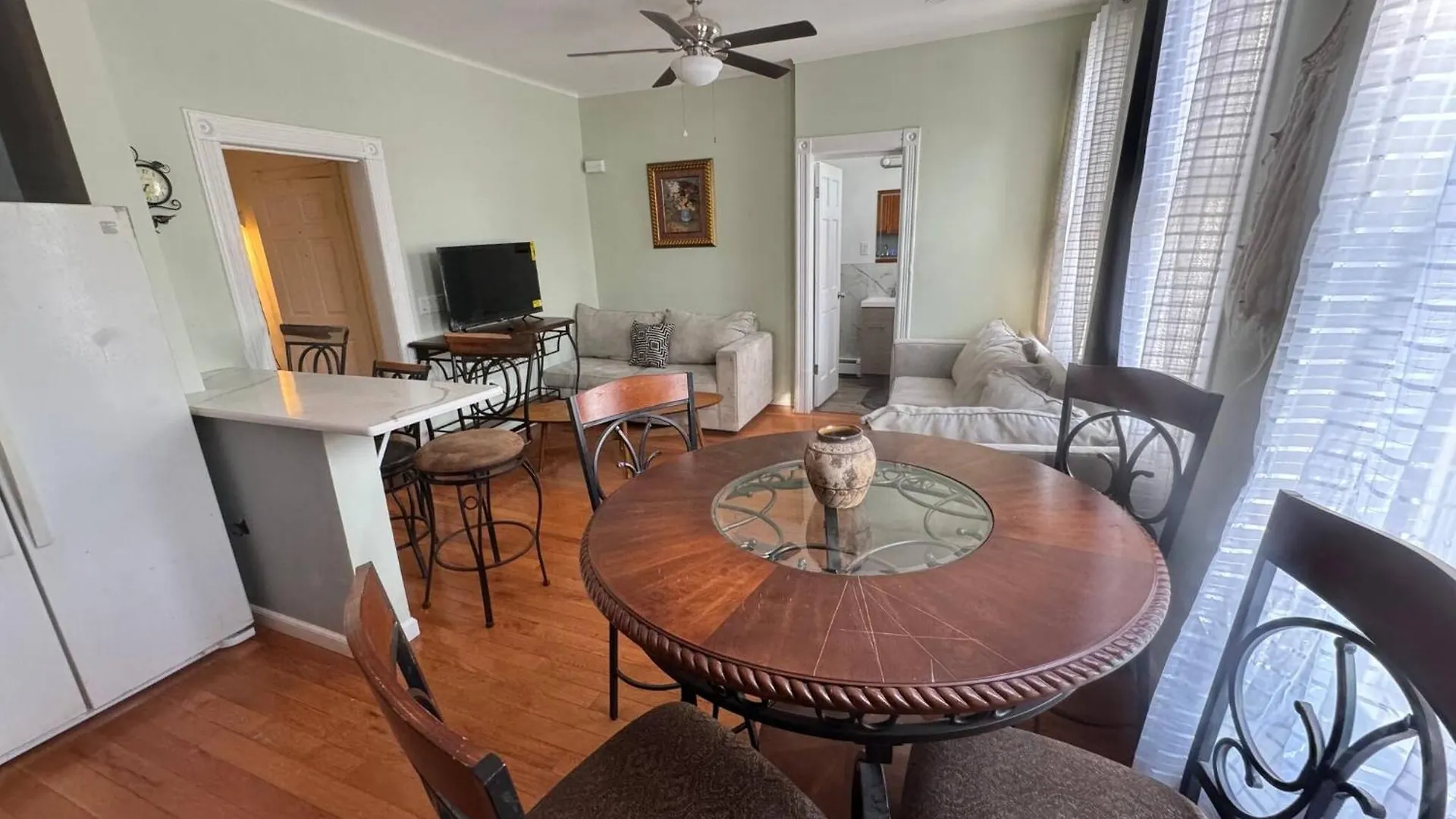 Huge 3 Bedrooms Apt 15 Minutes To Ny City West New York